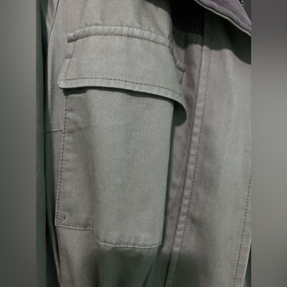 Elie Tahari Spring/ Fall coat with elastic waist band - Picture 10 of 10